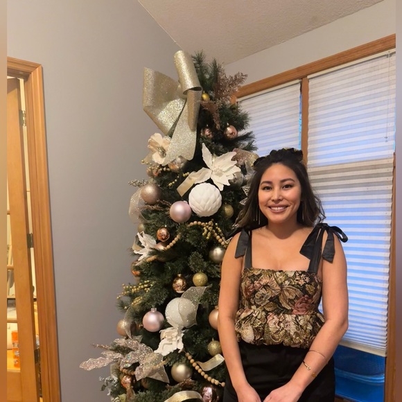 Floral satin shoulder tie peplum top - Picture 7 of 10